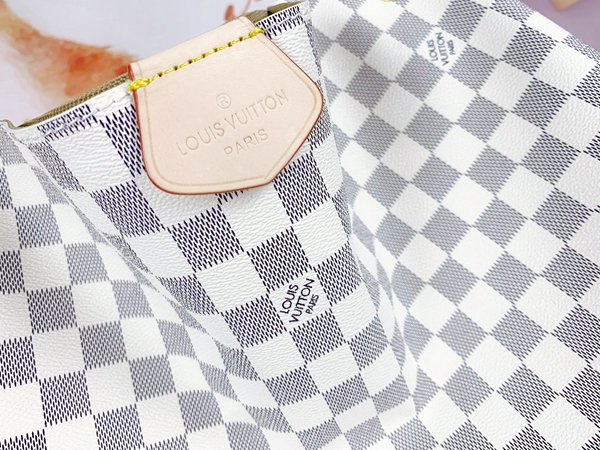 ルイヴィトンバッグ角部分ディテール